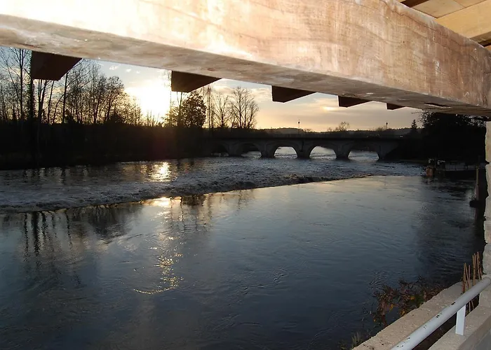 Hotel Les Rives De L'isle 3*